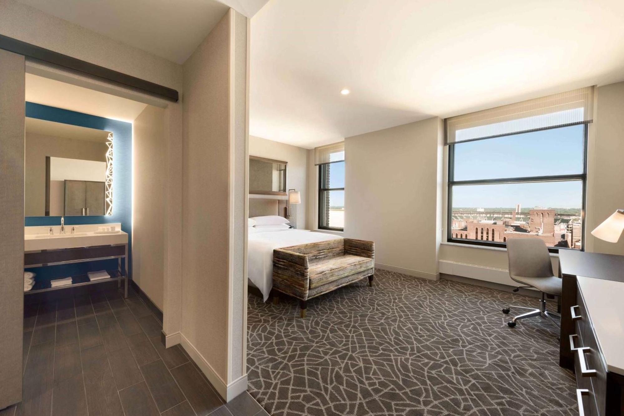 Embassy Suites By Hilton Minneapolis Downtown Hotel Exterior photo