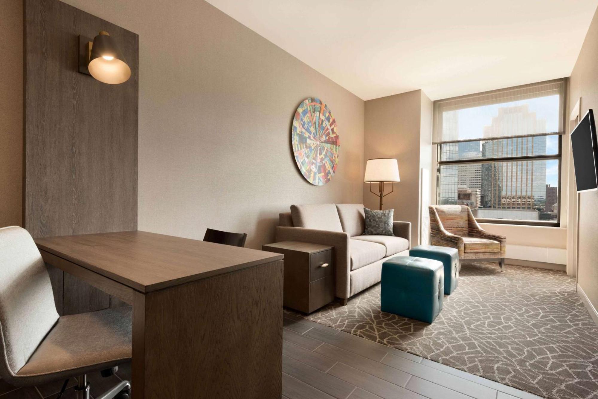 Embassy Suites By Hilton Minneapolis Downtown Hotel Exterior photo