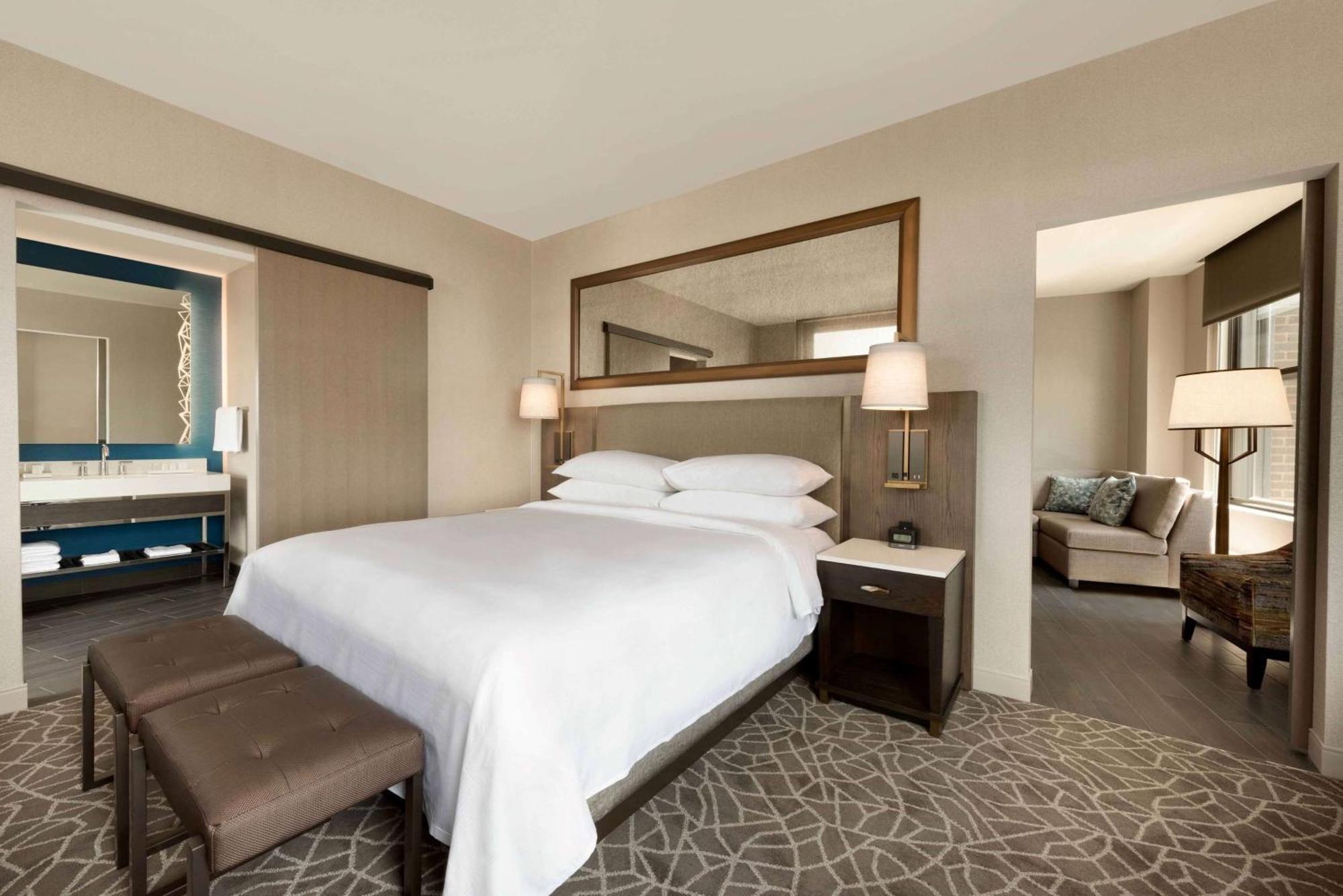 Embassy Suites By Hilton Minneapolis Downtown Hotel Exterior photo