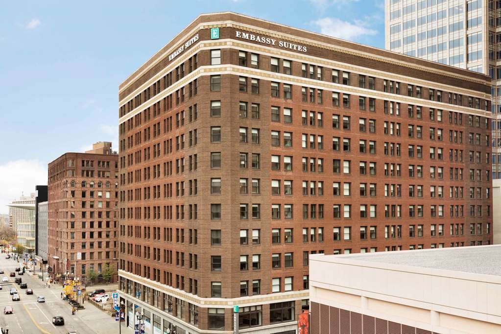 Embassy Suites By Hilton Minneapolis Downtown Hotel Exterior photo