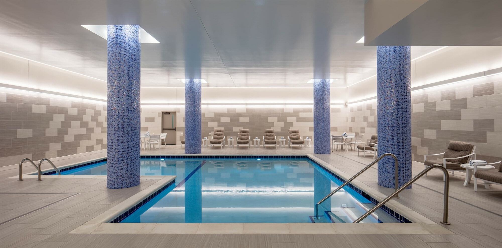 Embassy Suites By Hilton Minneapolis Downtown Hotel Exterior photo