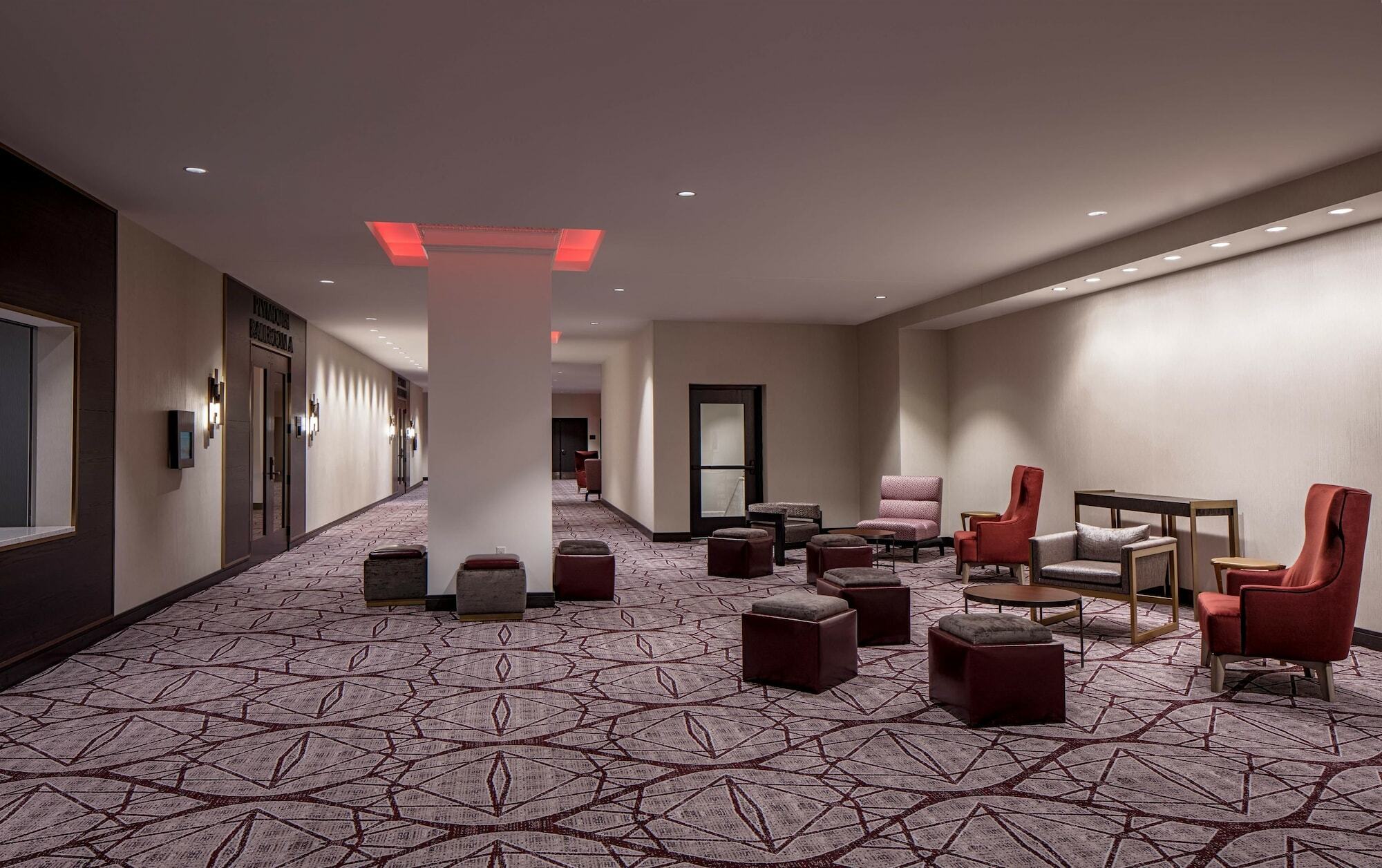 Embassy Suites By Hilton Minneapolis Downtown Hotel Exterior photo